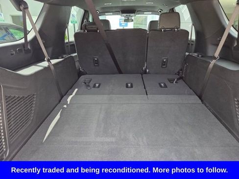 Used 2026 Chevrolet Suburban LT RWD image 5