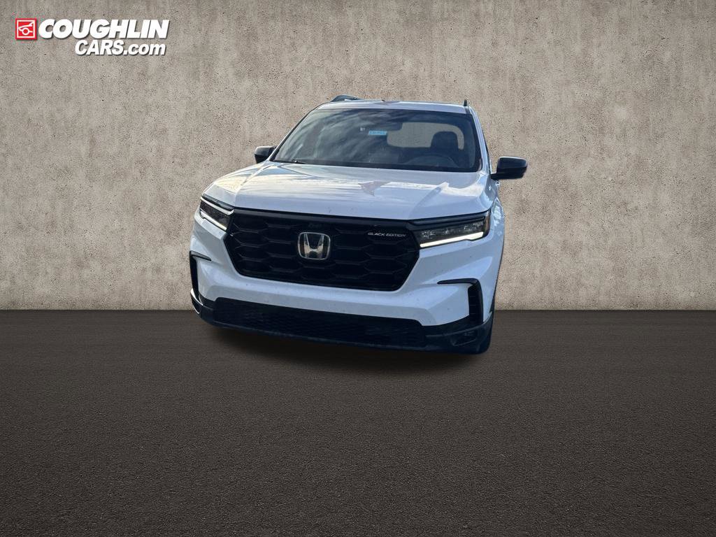 Used 2025 Honda Pilot Black Edition image 2