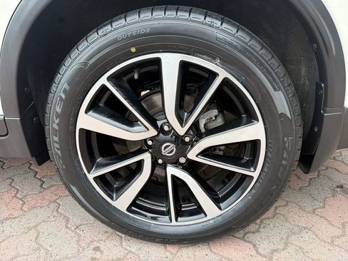 Used 2020 Nissan Rogue SL FWD image 18