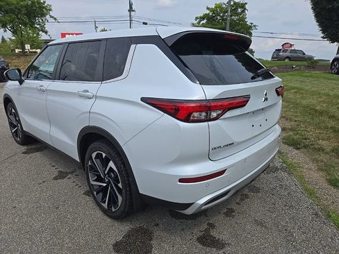 Used 2024 Mitsubishi Outlander SE AWD/4WD image 4