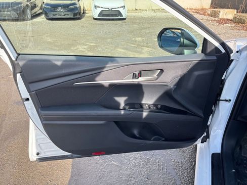 Used 2025 Toyota Camry LE image 20