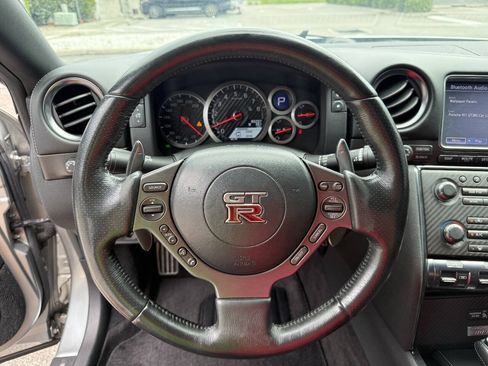 Used 2016 Nissan GT-R Premium AWD/4WD image 17