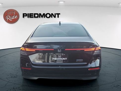 Used 2024 Honda Accord Sport image 8