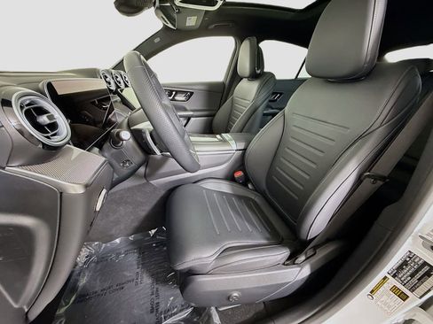 Used 2025 Mercedes-Benz GLC 300 4MATIC w/ AMG Line image 22