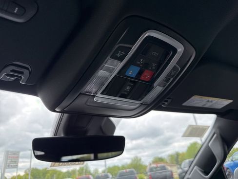 New 2026 RAM 1500 4x4 Crew Cab image 22