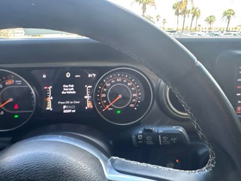 Used 2019 Jeep Wrangler Unlimited Sahara AWD/4WD image 12