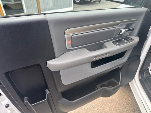 Used 2015 RAM 3500 Tradesman w/ Power & Remote Entry Group image 11