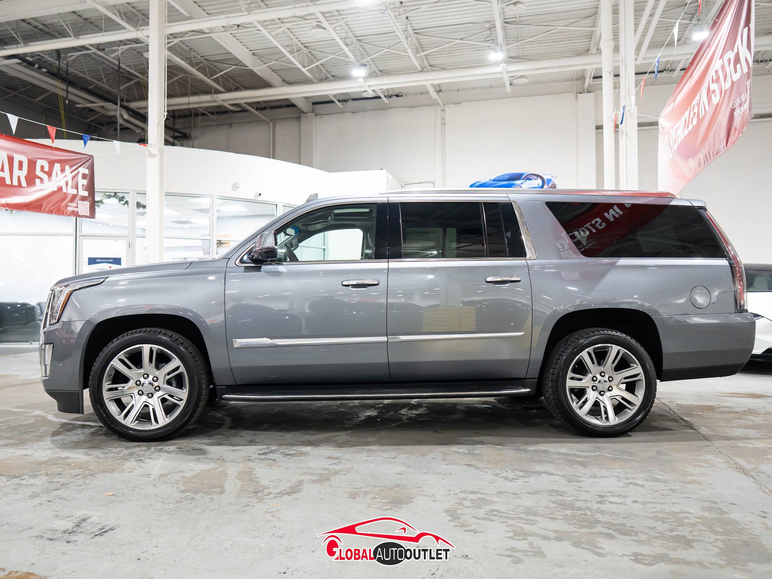 Used 2019 Cadillac Escalade ESV Luxury AWD/4WD image 4