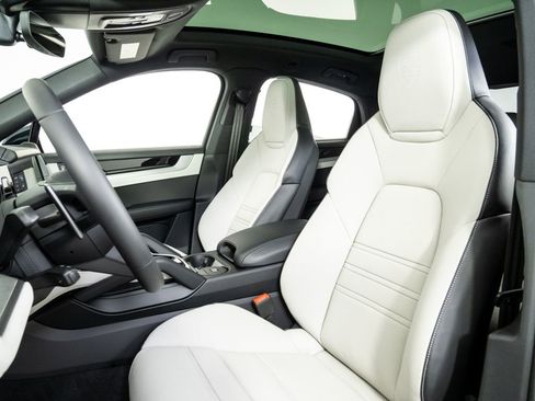 New 2026 Porsche Cayenne E-Hybrid Coupe AWD/4WD image 5