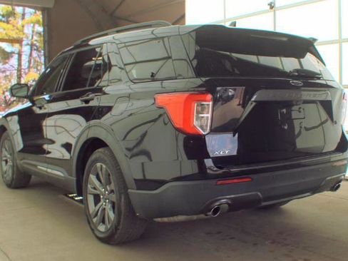 Used 2021 Ford Explorer XLT w/ Equipment Group 202A RWD image 7