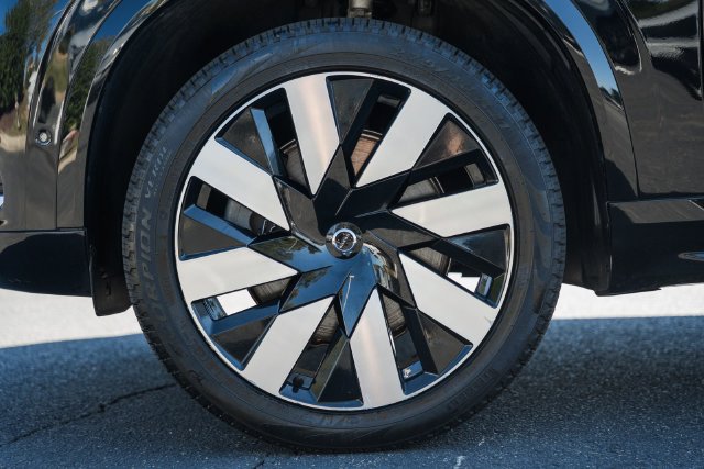 Certified 2025 Volvo XC90 T8 Plus w/ Protection Package Premier AWD/4WD image 18