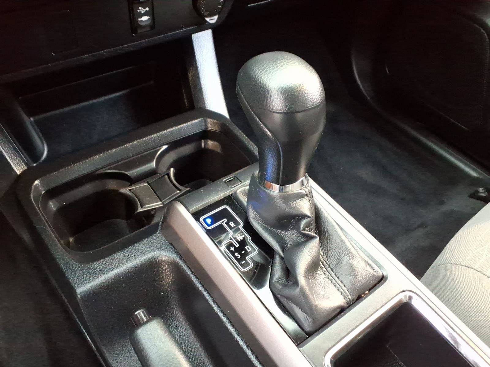 Used 2016 Toyota Tacoma SR5 w/ Towing Package RWD image 19