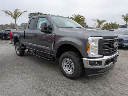 New 2026 Ford F250 XL image 2
