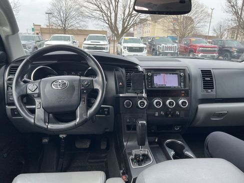Used 2019 Toyota Sequoia Limited w/ Safety & Convenience Package image 4