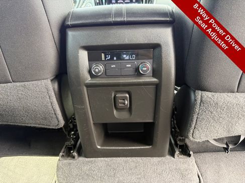 Used 2023 Chevrolet Traverse LT AWD/4WD image 41