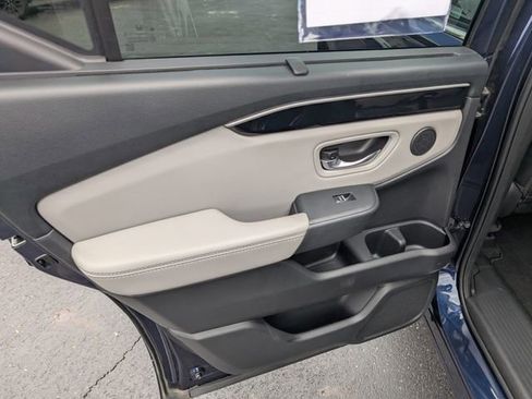 Used 2023 Honda Pilot EX-L image 10