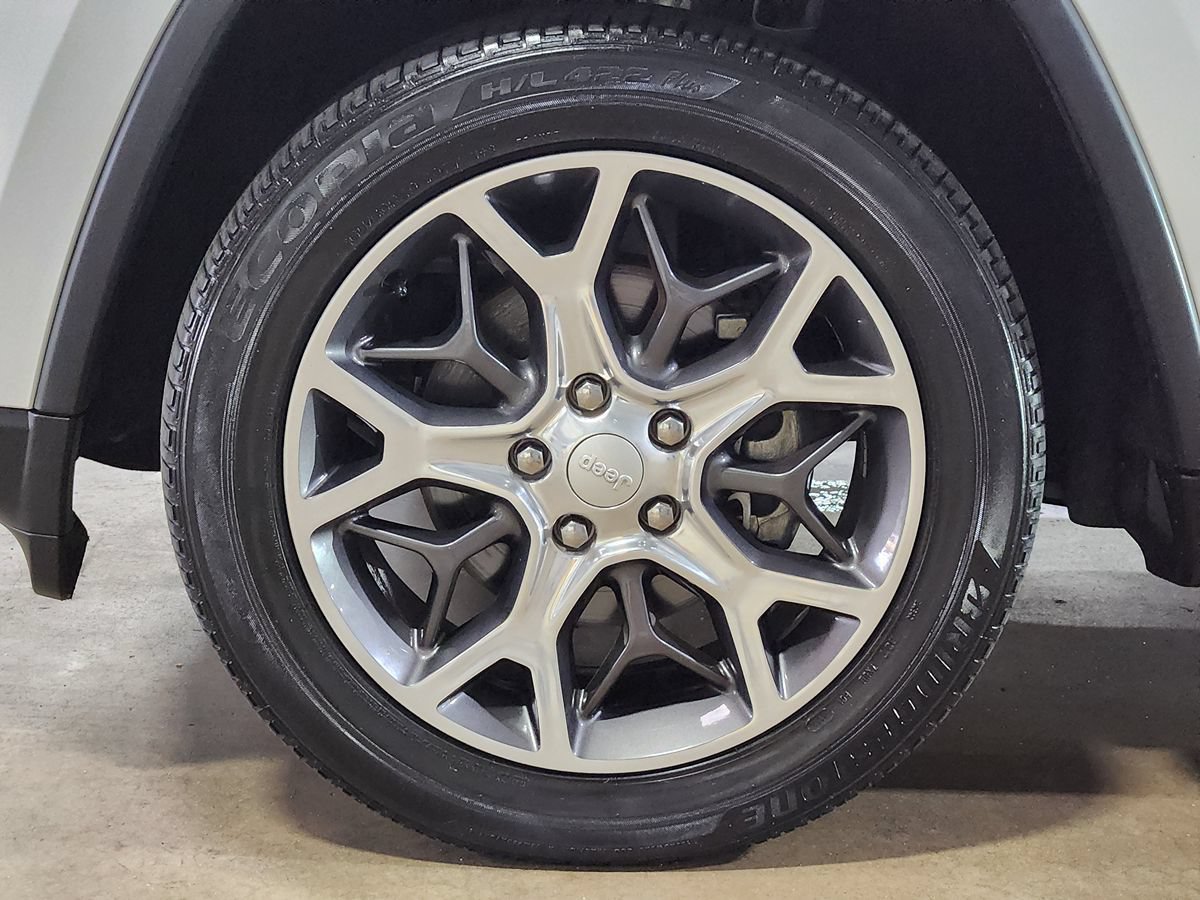 Used 2019 Jeep Grand Cherokee Limited RWD image 28