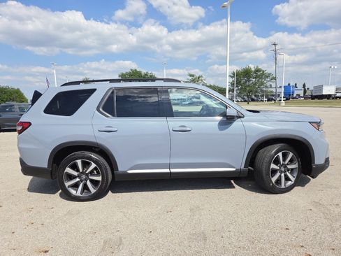 Used 2024 Honda Pilot Touring image 19