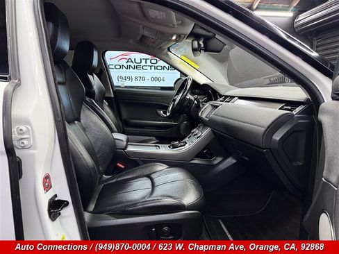 Used 2018 Land Rover Range Rover Evoque SE AWD/4WD image 7