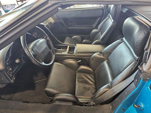 Used 1992 Chevrolet Corvette Convertible RWD image 17