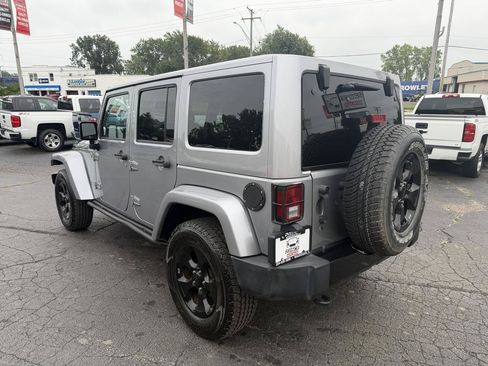 Used 2015 Jeep Wrangler Unlimited Sahara AWD/4WD image 5