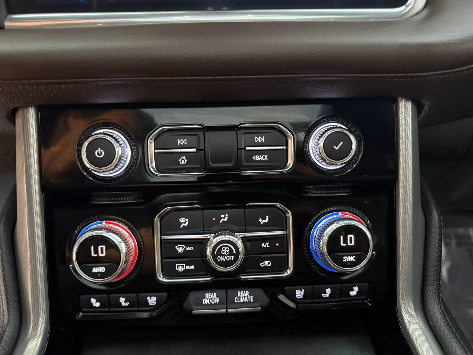 Used 2021 GMC Yukon XL Denali w/ Denali Premium Package AWD/4WD image 22