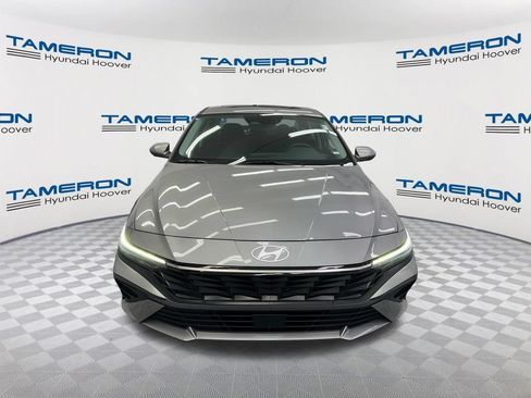 Used 2025 Hyundai Elantra SEL FWD image 8