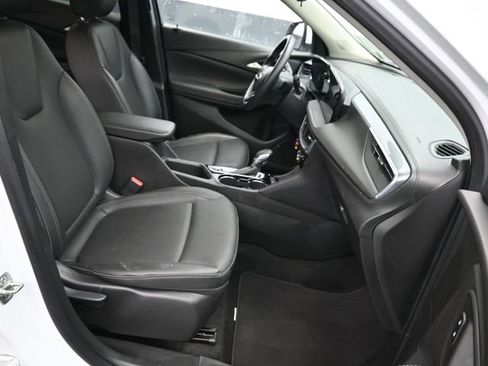 Used 2024 Buick Encore GX Sport Touring image 8