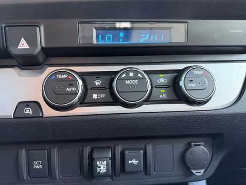 Used 2021 Toyota Tacoma SR5 image 9