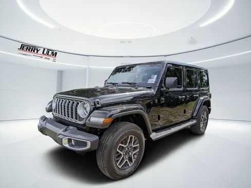 New 2026 Jeep Wrangler Unlimited Sahara AWD/4WD image 7