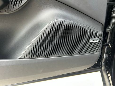 Certified 2025 Porsche Macan 4S Electric AWD/4WD image 22