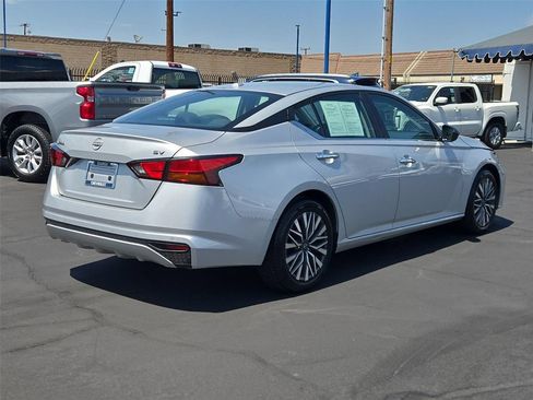Used 2024 Nissan Altima 2.5 SV FWD image 29