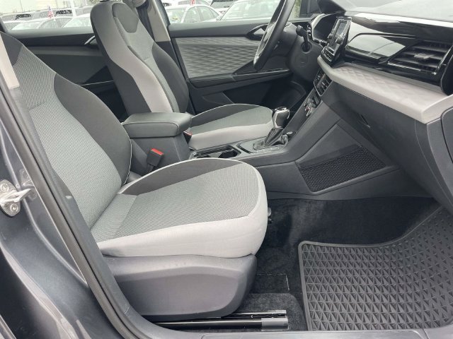Certified 2024 Volkswagen Taos S FWD image 9