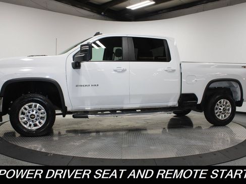 Used 2025 Chevrolet Silverado 2500 LT w/ Convenience Package AWD/4WD image 5