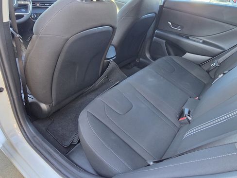 Used 2025 Hyundai Elantra Blue image 28