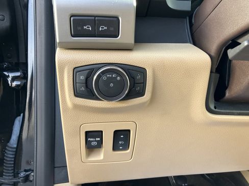 Certified 2018 Ford F150 Lariat w/ Equipment Group 501A Mid image 19