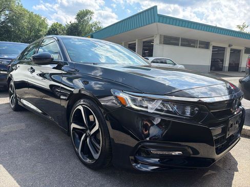 Used 2019 Honda Accord Sport image 3
