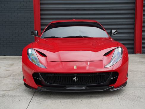 Used 2019 Ferrari 812 Superfast RWD image 4