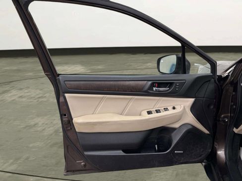 Used 2019 Subaru Outback 2.5i Limited w/ Popular Package #2 AWD/4WD image 13