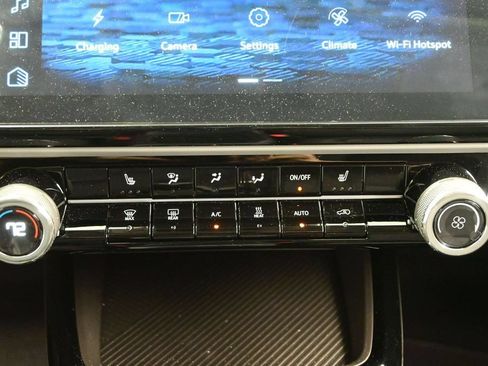 New 2027 Chevrolet Bolt LT w/ Comfort Package FWD image 30