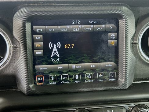 Used 2019 Jeep Wrangler Unlimited Sahara AWD/4WD image 19