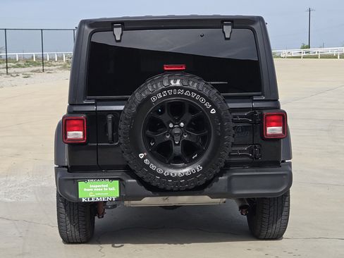 Used 2022 Jeep Wrangler Unlimited Sport AWD/4WD image 7