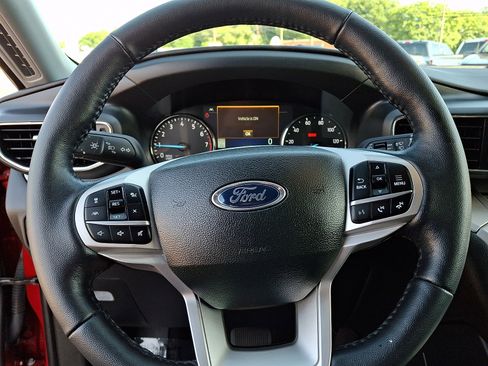 Used 2023 Ford Explorer XLT w/ Equipment Group 202A AWD/4WD image 20