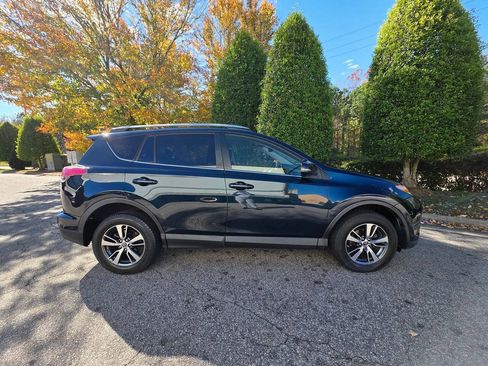 Used 2018 Toyota RAV4 XLE w/ Plus Extra Value Package AWD/4WD image 6