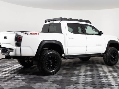 Used 2021 Toyota Tacoma TRD Off-Road w/ Technology Package AWD/4WD image 8