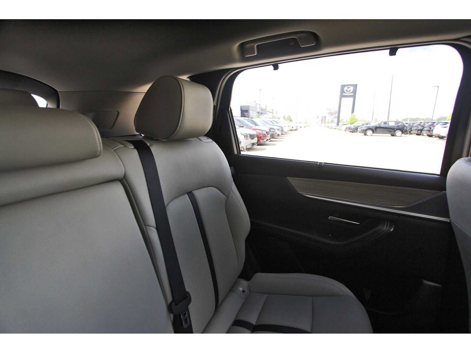 Used 2026 MAZDA CX-90 3.3 Turbo w/ Preferred Package AWD/4WD image 10