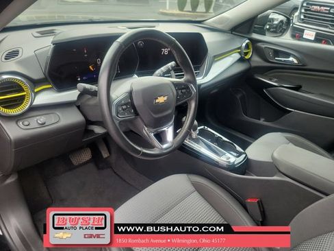 Used 2024 Chevrolet Trax LT w/ Driver Confidence Package FWD image 17