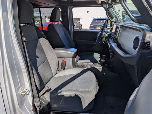 Used 2024 Jeep Wrangler Unlimited image 24