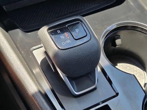 Used 2023 Nissan Rogue SV FWD image 30