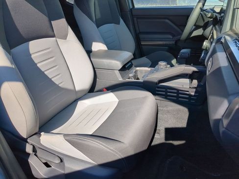 Used 2025 Toyota Tacoma TRD Off-Road image 30